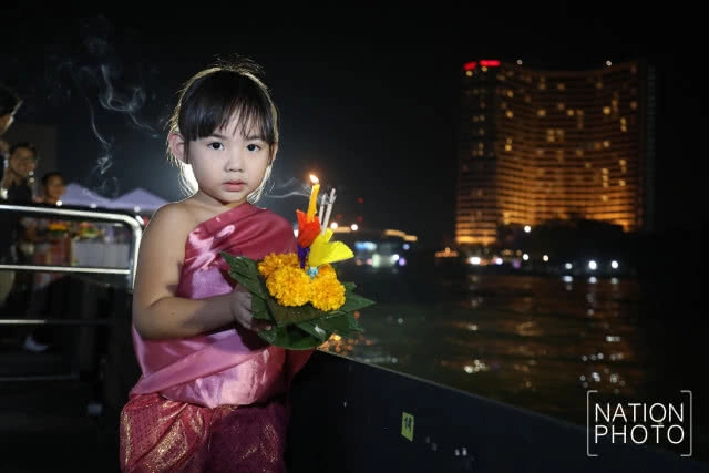 บรรยากาศงานลอยกระทง "ไอคอนสยาม "