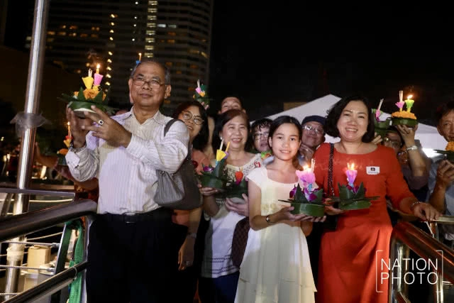 บรรยากาศงานลอยกระทง "ไอคอนสยาม "