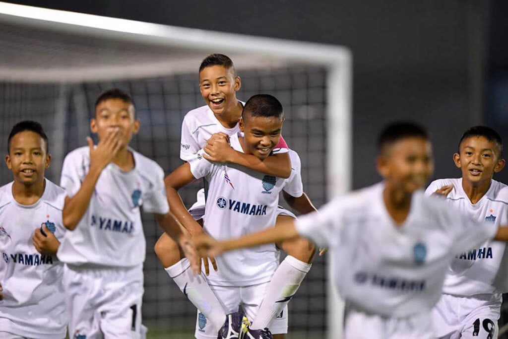 ประตูสู่การเป็นนักเตะอาชีพ! ปราสาทสายฟ้า เปิดคัดเยาวชน U-10, U-11, U-12 เข้าอะคาเดมี่