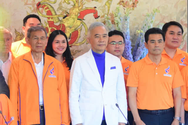 "สุวัจน์" นั่งกุนซือชาติพัฒนา มั่นใจเลือกตั้งในกรอบรัฐธรรมนูญใหม่