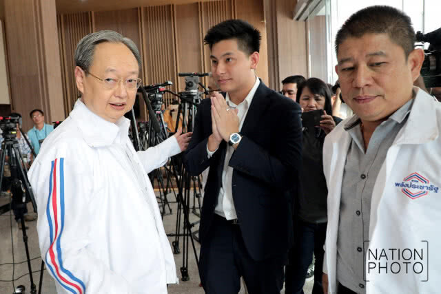 อดีตส.ส.เพื่อไทย-ลูกบุญทรง แห่ซบพลังประชารัฐ