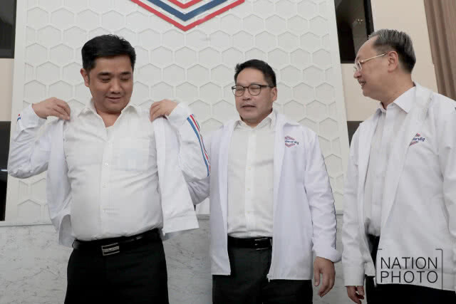 อดีตส.ส.เพื่อไทย-ลูกบุญทรง แห่ซบพลังประชารัฐ