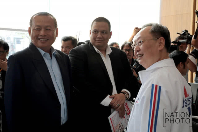อดีตส.ส.เพื่อไทย-ลูกบุญทรง แห่ซบพลังประชารัฐ