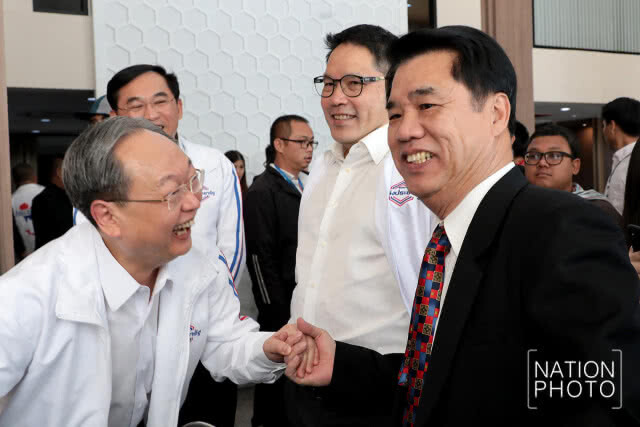อดีตส.ส.เพื่อไทย-ลูกบุญทรง แห่ซบพลังประชารัฐ