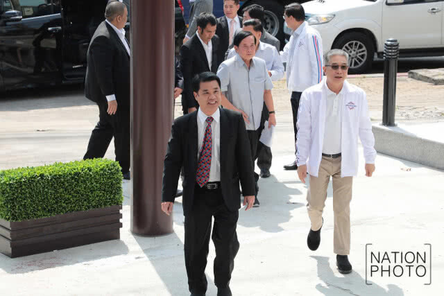 อดีตส.ส.เพื่อไทย-ลูกบุญทรง แห่ซบพลังประชารัฐ