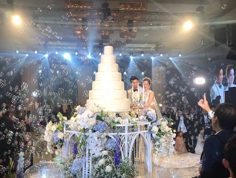 'ภัทร' ควง 'จุ้มจิ้ม' เข้าพิธีแต่งงานชื่นมื่น