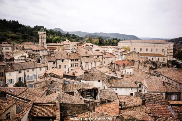 ชมเมืองเก่า "Viviers" พร้อมคลอเคลียมรดกโลก