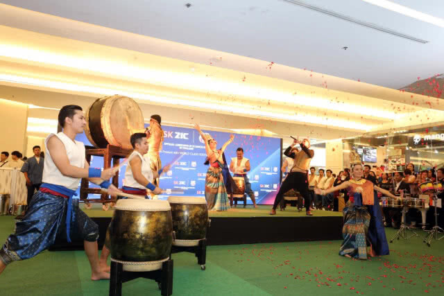 พี่หมื่น "โป๊บ ธนวรรธน์" ร่วมฉลองความสำร็จ "Premium Product with WORLD CLASS FOOTBALL TEAM"