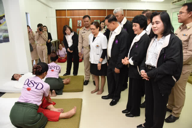"บิ๊กอู๋"ลุยภูเก็ต ตรวจศูนย์บริการวีซ่าฯ ยกระดับแรงงาน หนุนธุรกิจท่องเที่ยวอันดามัน