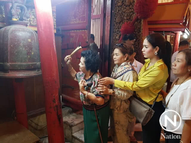 น้องแนทนำเงินทำขวัญจากเสี่ยตบหน้าบางส่วนไปทำบุญ และไม่ขอพูดถึงเรื่องที่ถูกตบหน้าอีก