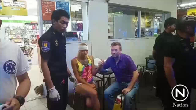สองแถวพัทยาสุดใจดำ...เบรกกระทันหันทำสาวรัสเซียหัวแตก ซ้ำยังไล่ลงรถไม่พาหาหมอ