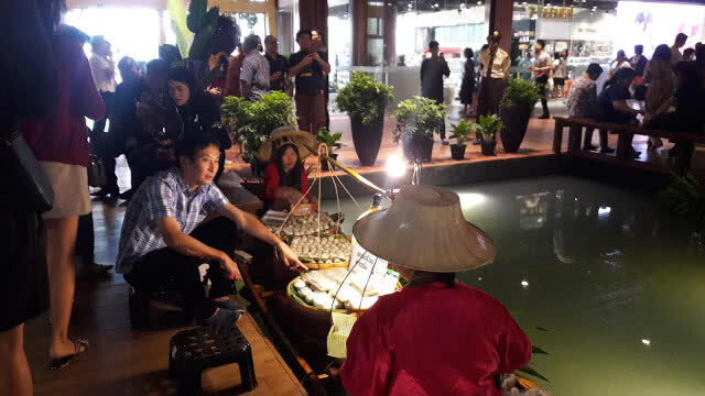 รีวิว ช้อป ชิม แช๊ะ ที่ห้างเปิดใหม่ #Iconsiam