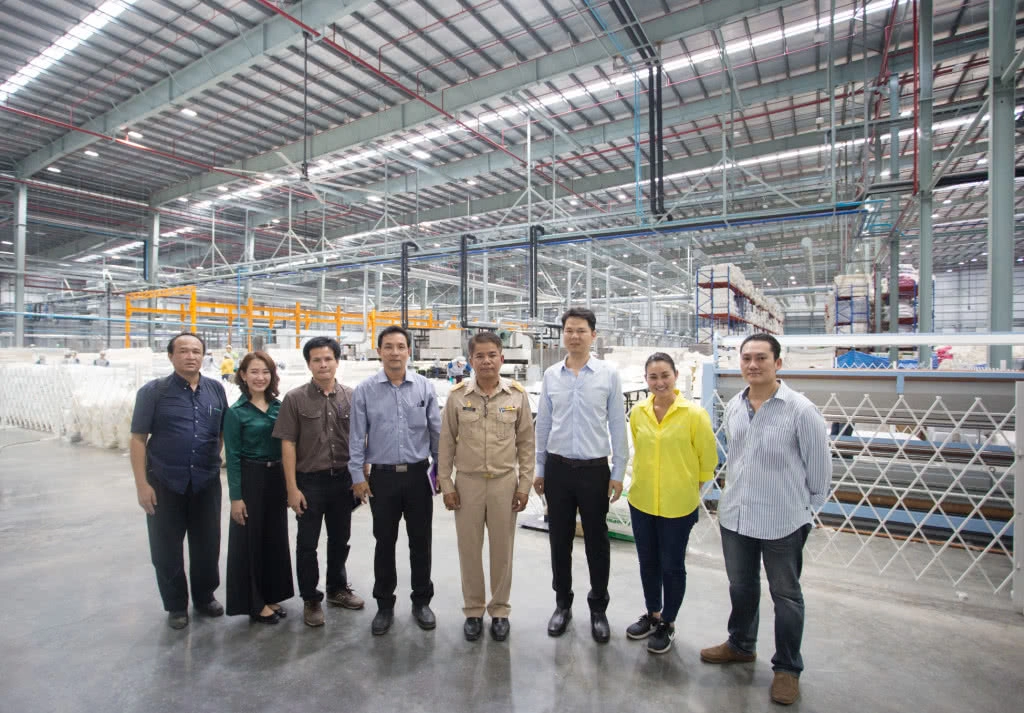 หัวหน้าสนง.อุตสาหกรรมจังหวัดปทุมธานี เยี่ยมรง."กรีนลาเท็กซ์"