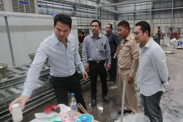 หัวหน้าสนง.อุตสาหกรรมจังหวัดปทุมธานี เยี่ยมรง."กรีนลาเท็กซ์"