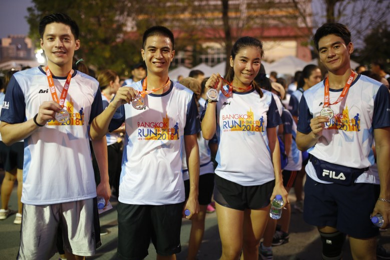 (ภาพชุด) "คนการเมือง-คนรุ่นใหม่"ร่วมวิ่งมินิมาราธอน Bangkok Run in the City 2018 คึกคัก