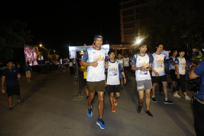 (ภาพชุด) "คนการเมือง-คนรุ่นใหม่"ร่วมวิ่งมินิมาราธอน Bangkok Run in the City 2018 คึกคัก