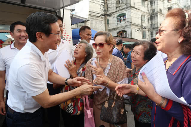 "ไทยรักษาชาติ" ลงพื้นที่สุขุมวิท รับสมัครสมาชิกพรรค