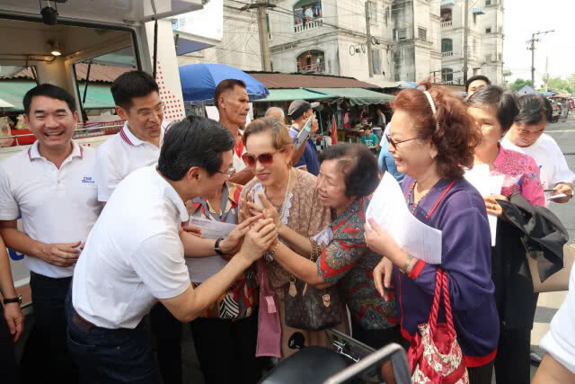 "ไทยรักษาชาติ" ลงพื้นที่สุขุมวิท รับสมัครสมาชิกพรรค