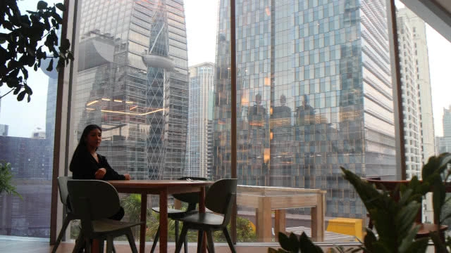 พาไปดูหนังในโรงภาพยนตร์ "ระดับ 6 ดาว" ทานอาหาร "Vegan"เยี่ยมที่ Central Embassy