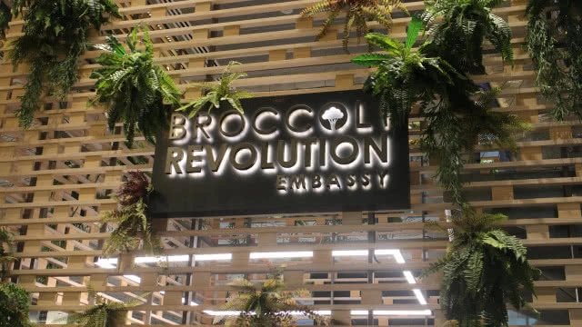 พาไปดูหนังในโรงภาพยนตร์ "ระดับ 6 ดาว" ทานอาหาร "Vegan"เยี่ยมที่ Central Embassy