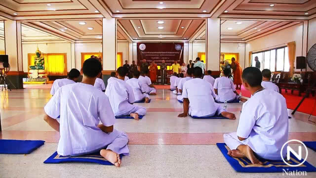 ตำรวจสมุทรปราการนำ "นักเรียนนักเลง" เข้าฝึกธรรมะ