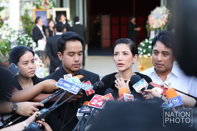 "อ้อม" เปิดใจทั้งน้ำตา หลังสูญเสีย "พ่อเปี๊ยก"