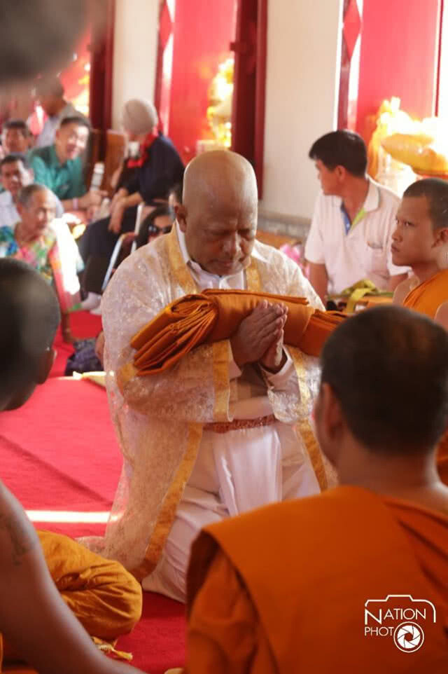 ย้อนชมภาพ "พิศาล" บวชทดแทนพระคุณแม่แบบ 2 ประเพณี เมื่อ 4 ปีก่อน