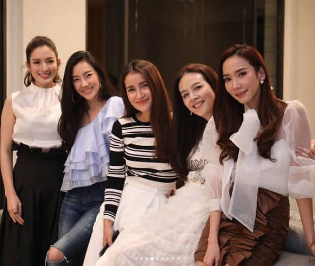 แม่เจ้า!! 5 แม่เหล็กรวมตัว ไอจีแทบแตก