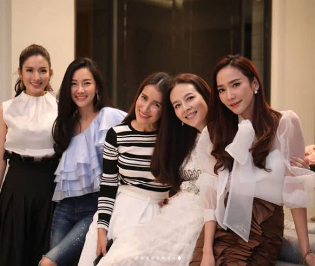 แม่เจ้า!! 5 แม่เหล็กรวมตัว ไอจีแทบแตก