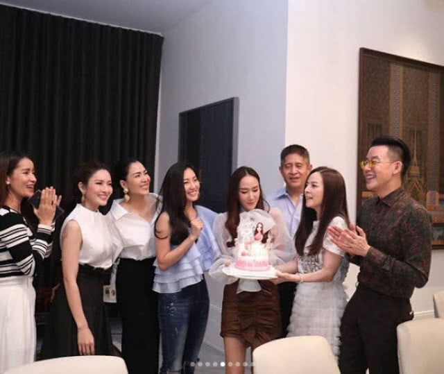แม่เจ้า!! 5 แม่เหล็กรวมตัว ไอจีแทบแตก
