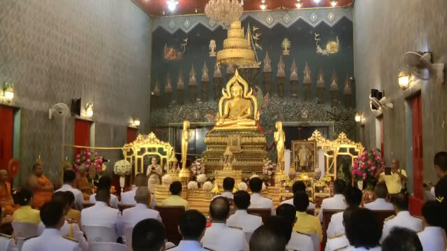 ทำบุญตักบาตรพระสงฆ์50รูป วันพ่อแห่งชาติ