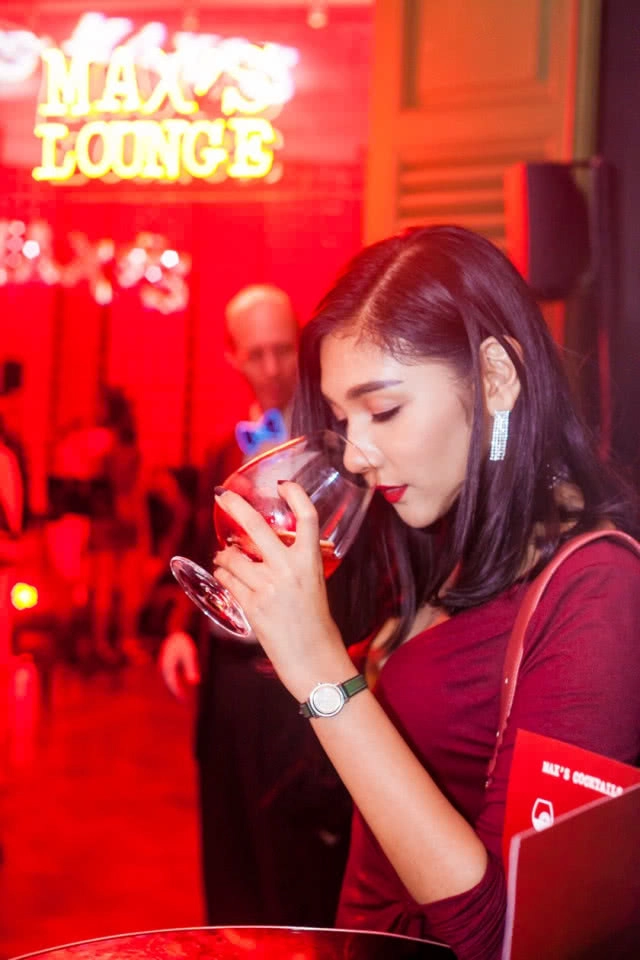 แม็กซ์ สปีคอีซี่ บาร์’ (MAX’S SPEAKEASY BAR) บาร์ลับสุดเก๋จากแคมเปญดังระดับโลก