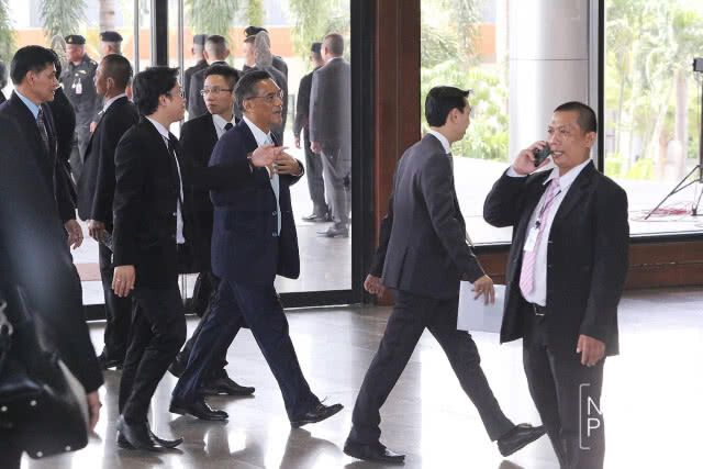 ตัวแทนพรรคการเมือง เข้าร่วมการประชุมแม่น้ำ 5 สาย