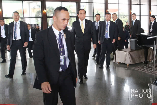 ตัวแทนพรรคการเมือง เข้าร่วมการประชุมแม่น้ำ 5 สาย