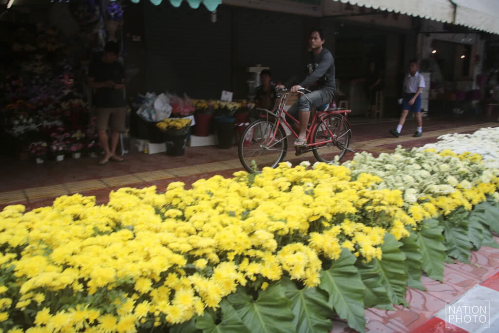 สีสันการประดับตกแต่งดอกไม้สดของชุมชนปากคลองตลาด สีสันการประดับตกแต่งดอกไม้สดของชุมชนปากคลองตลาด