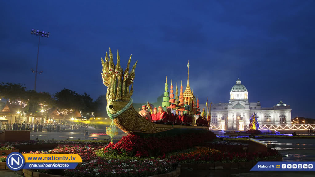 เรือพระที่นั่งจำลอง จัดแสดงในงาน "อุ่นไอรัก คลายความหนาว สายน้ำแห่งรัตนโกสินทร์" เรือพระที่นั่งจำลอง จัดแสดงในงาน "อุ่นไอรัก คลายความหนาว สายน้ำแห่งรัตนโกสินทร์"