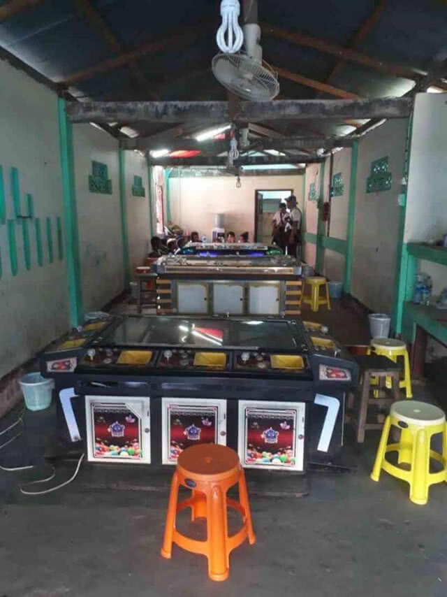 ตำรวจพม่าจับตู้เกมส์สล็อต 8 เครื่อง ผู้ต้องหาเพียบ