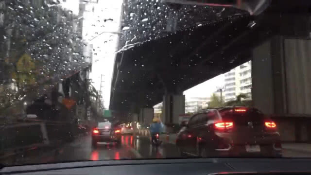 ฝนตกทั่วกทม.ตั้งแต่ช่วงเช้า การจราจรติดขัดบางเส้นทาง