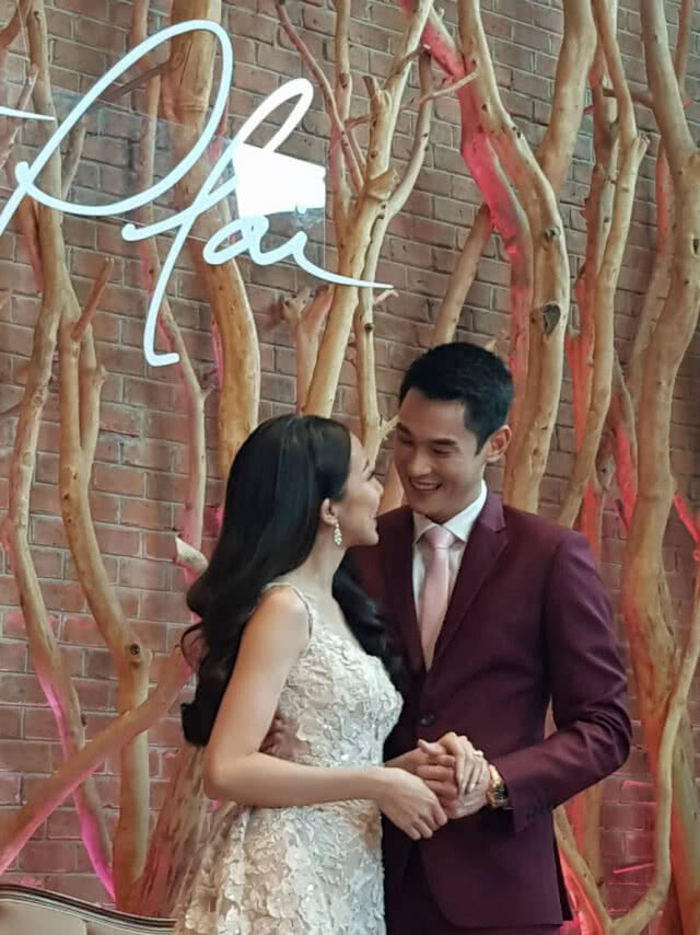 ชื่นมื่น! "กันต์" ควง "พลอย" เข้าประตูวิวาห์พร้อมจดทะเบียนสมรส