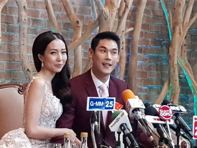 ชื่นมื่น! "กันต์" ควง "พลอย" เข้าประตูวิวาห์พร้อมจดทะเบียนสมรส