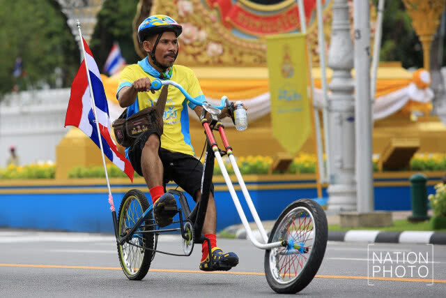 (ภาพชุด) ประชาชนเตรียมความพร้อม "BIKE อุ่นไอรัก"