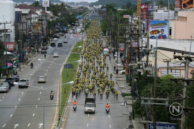 ชาวสงขลาเรือนหมื่นร่วมปั่น "ไบค์อุ่นไอรัก"