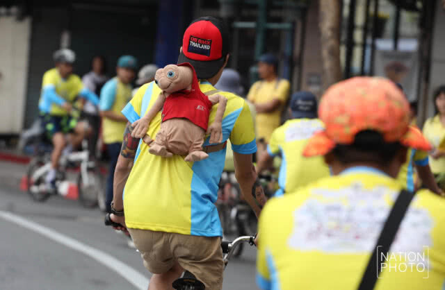 (ภาพชุด) นักปั่น พร้อม! เข้าร่วมงาน "Bike อุ่นไอรัก"