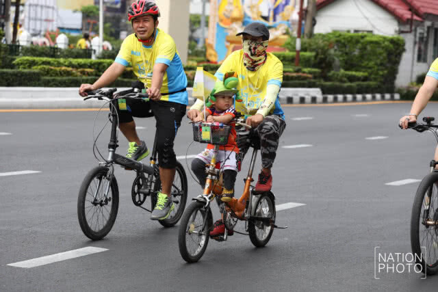 (ภาพชุด) นักปั่น พร้อม! เข้าร่วมงาน "Bike อุ่นไอรัก"