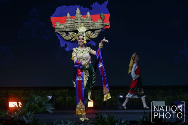 ผู้เข้าประกวดมิสยูนิเวิร์ส 2018 อวดโฉมในชุดประจำชาติ