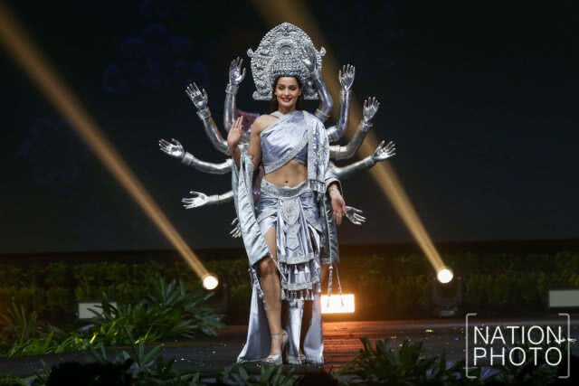 ผู้เข้าประกวดมิสยูนิเวิร์ส 2018 อวดโฉมในชุดประจำชาติ