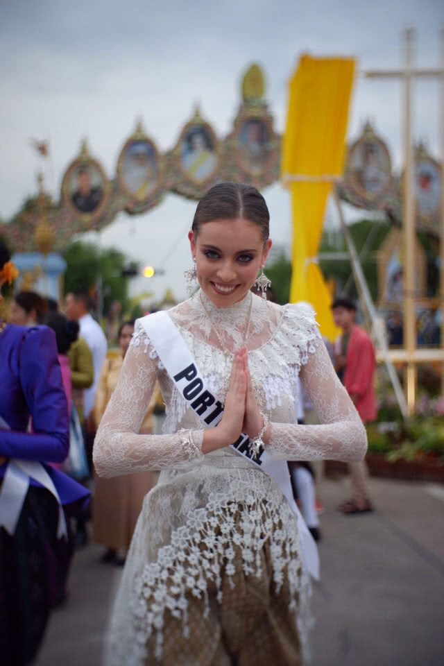 นางงามมิสยูนิเวิร์ส 2018 ทั่วโลก สวมชุดไทยร่วมงานอุ่นไอรัก