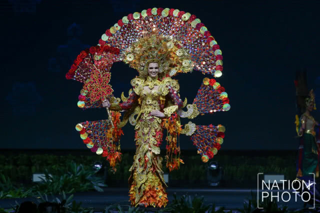 ผู้เข้าประกวดมิสยูนิเวิร์ส 2018 อวดโฉมในชุดประจำชาติ