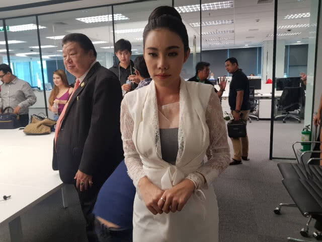 (มีคลิป) "เอ็มมี่ แม็กซิม" สุดกลั้น หลั่งน้ำตาลั่นไม่เคยโกงใคร!!! เเจงปมโกงเงินแชร์ 28 ล้าน