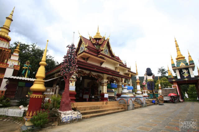 ศุกร์ (สุข) ละวัด : วัดห้วยทรายขาว ศิลปะปูนปั้น เชียงราย